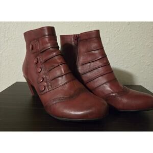 Vintage Anesha red leather boots